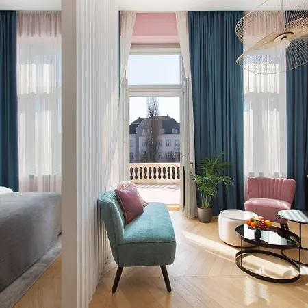 Alice ブダペスト