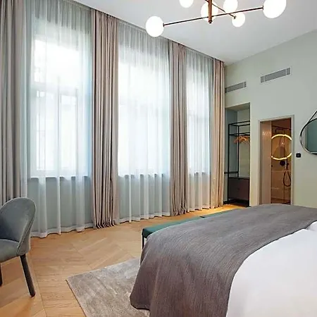 Hotel Alice