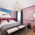 Hotell Alice 4*