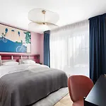 Hotell Alice 4*